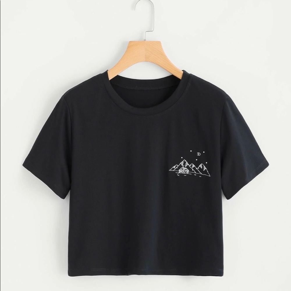 Cropped Black Mountain Tee